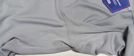 Mesh gusset crotch to create better air flow, stretch and recovery & less riding up the pant leg openings.